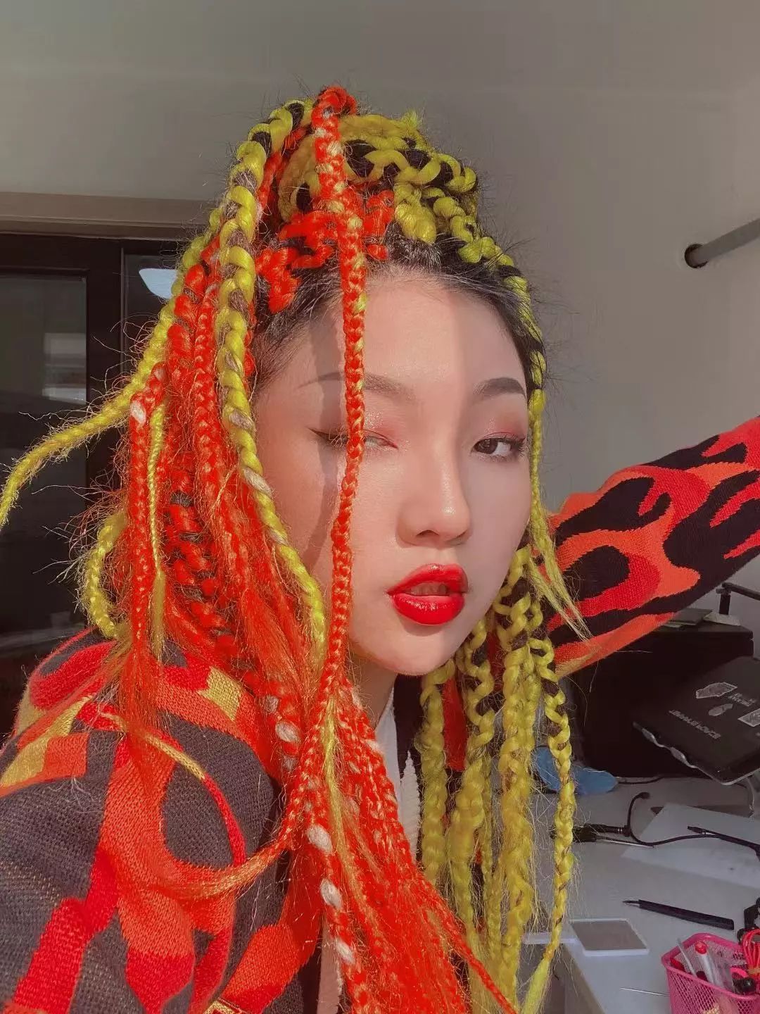 我采访了各行各业的脏辫酷女孩,听听她们与脏辫的故事.