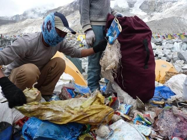 夏尔巴人口中的珠峰8000米死亡带显露风景埋藏危险