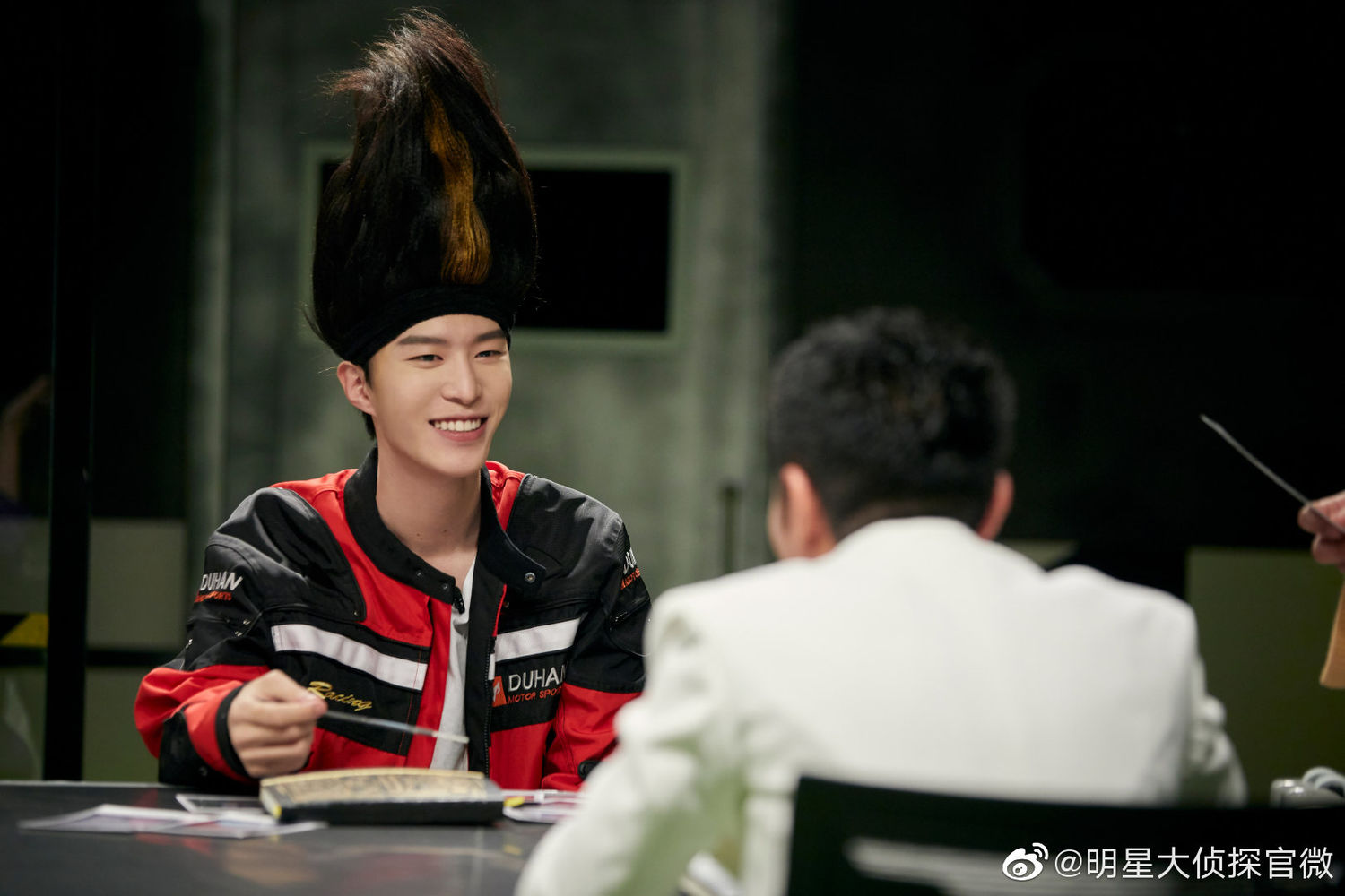 首席发型专家范车车引领x学校潮流 男人要想混得好,头发就要往后倒