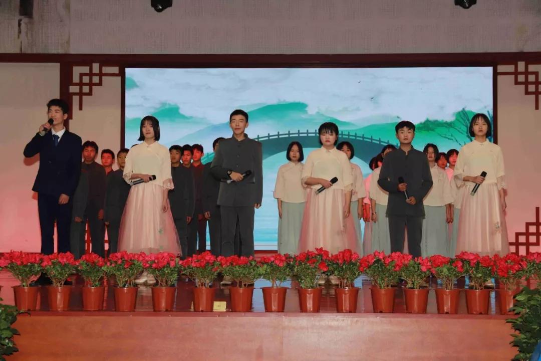 放飞梦想 歌舞迎新|湘乡四中举办2020年元旦文艺汇演