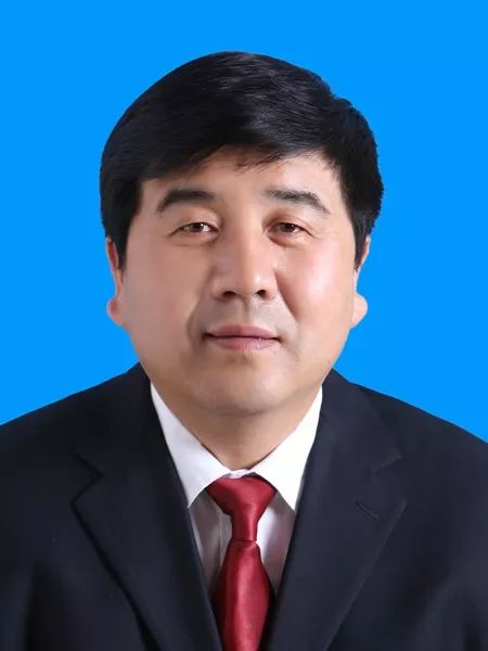 中央党校大学学历,现任中共合水县委常委,合水县人民政府副县长,三级