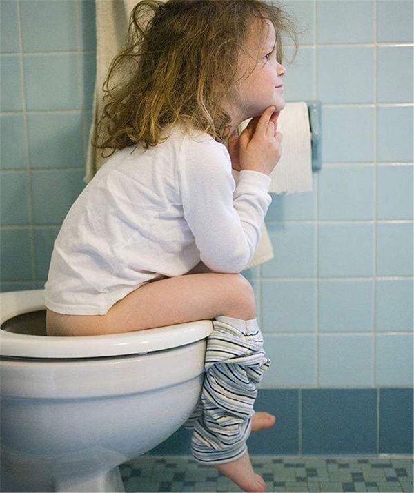原创孩子为啥总憋着大便?他进入肛欲期发出的信号,家长是否接收到了