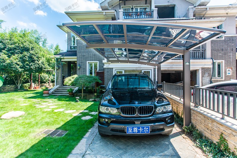 别墅车棚用什么材料,这种新型车棚不仅美观实用还上档次
