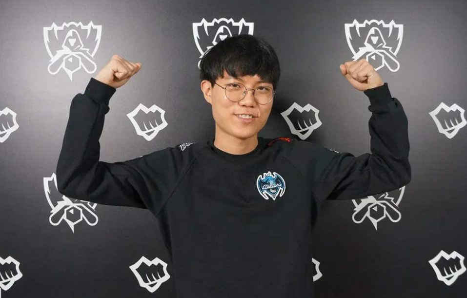 khan离开skt后cuzz接任队内整活大旗直播效果堪比doinb