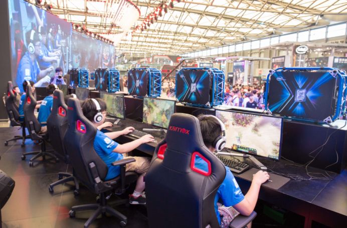 西安地区自确定了发展电竞产业文化的核心以来,先后召开过lpl,kpl