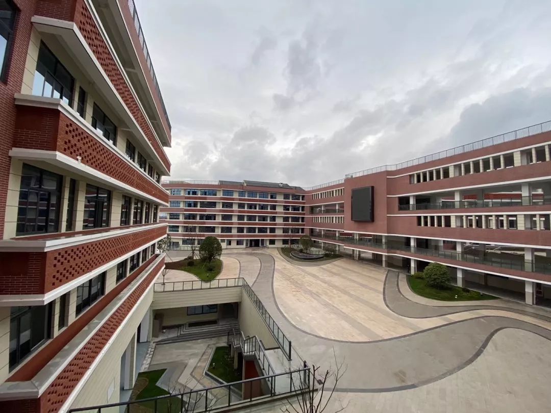 金东这10个学校已经完工或即将完工大量美图抢先看