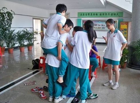 我们不负韶华,努力奋进!