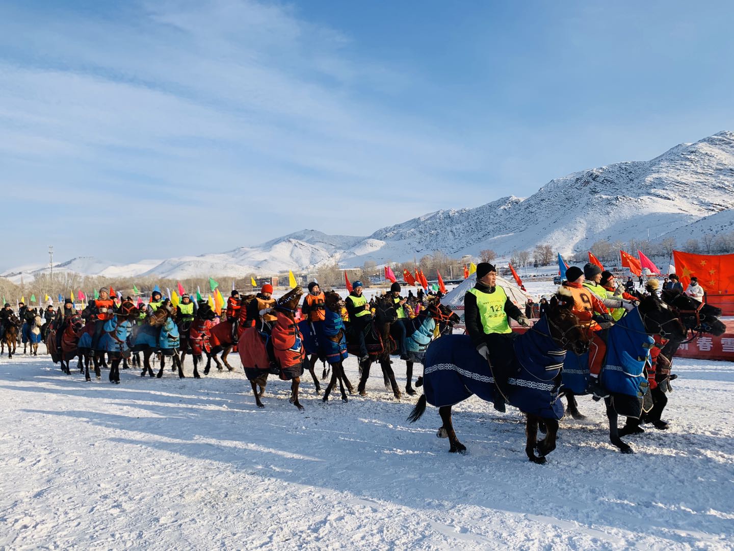 点燃中国雪都 相约赛马盛会 阿勒泰市2020年迎新春雪都赛马大会激情