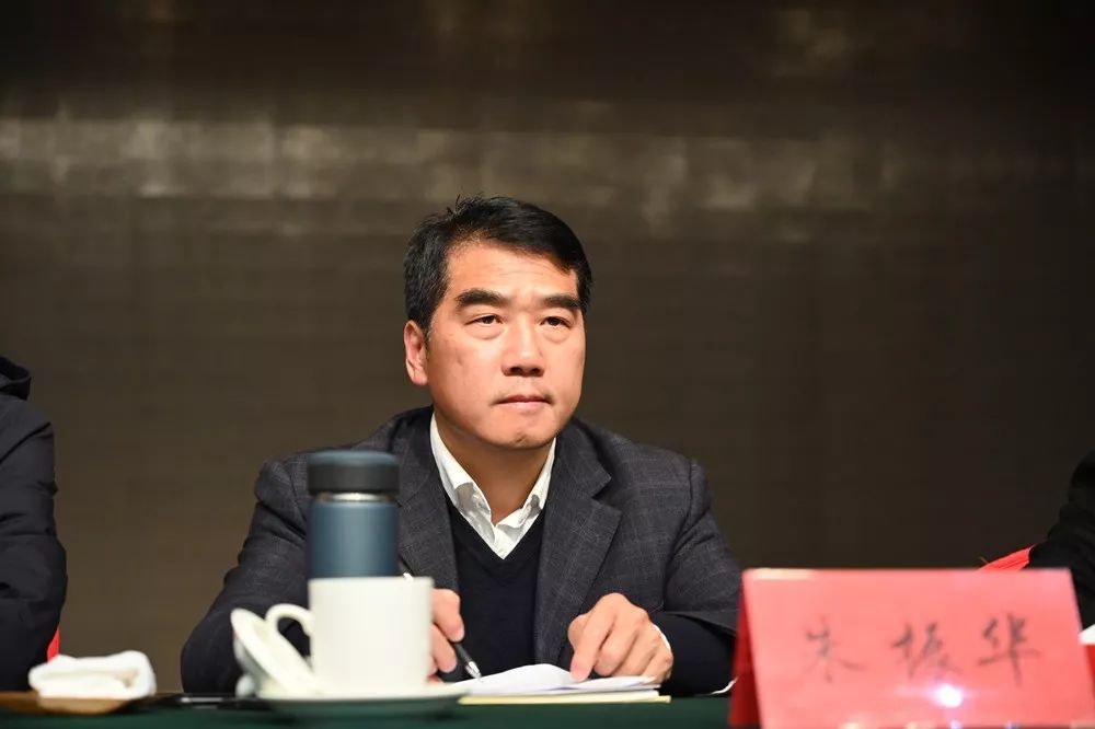 朱振华指出,利用3年的时间成功创建全国卫生城市,2年时间创建省级文明