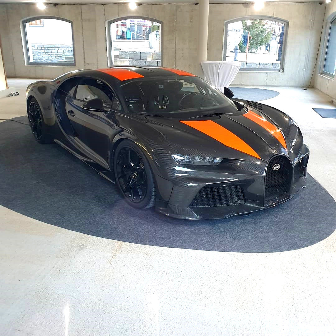 布加迪chiron限量版实拍,号称"最快量产车"