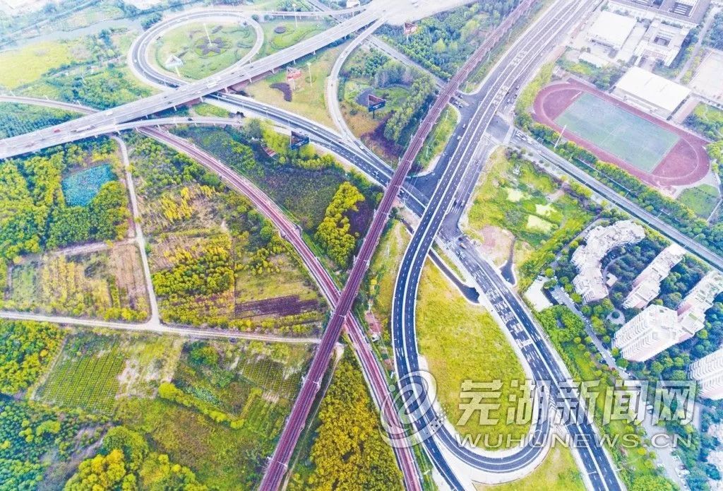 路高速互通的建成,以及宁芜高速芜湖东出入口改扩建工程的努力推进,我