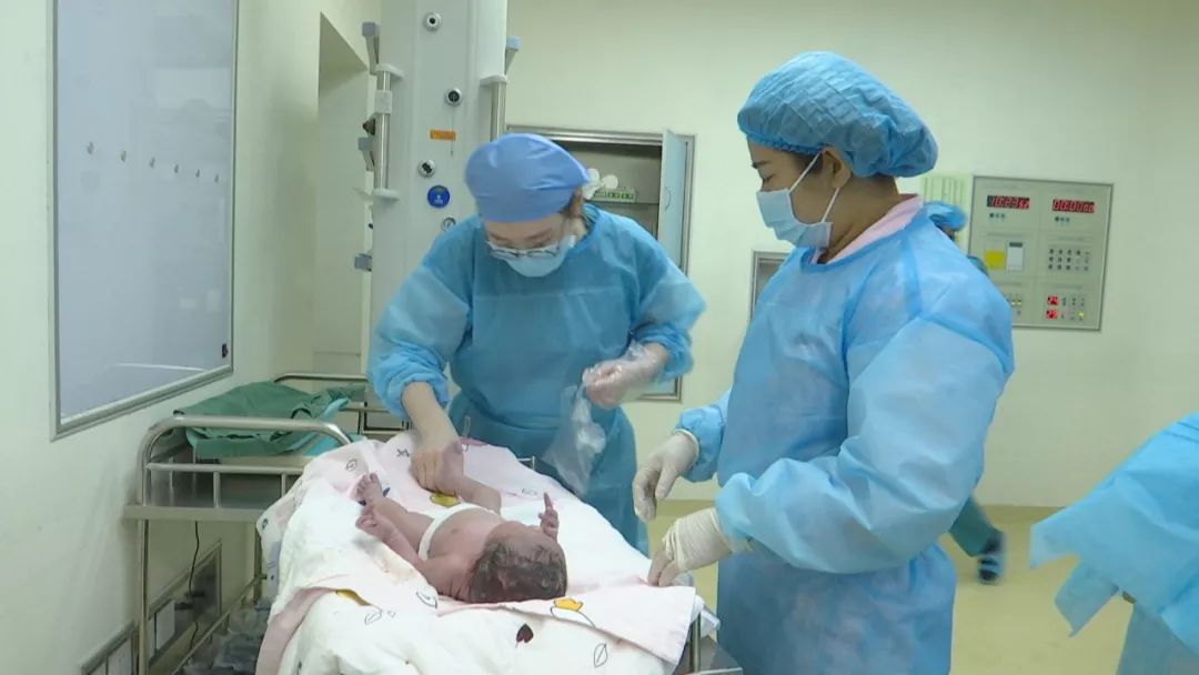 新泰市首批20后宝宝降生