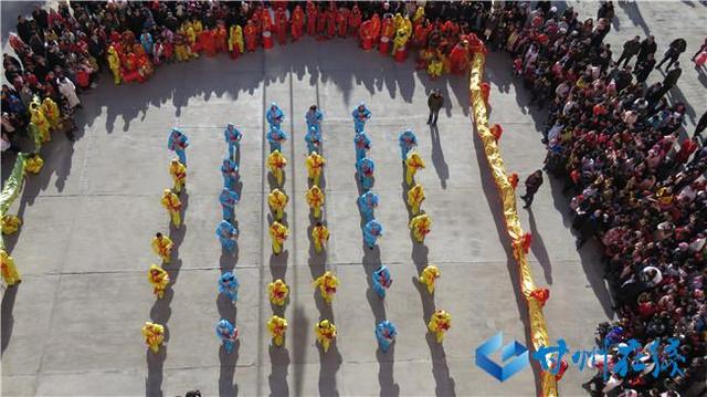 甘州區(qū)大滿中心學(xué)校開展“龍獅起舞迎新”活動慶元旦(圖5) 甘州區(qū)大滿中心學(xué)校開展“龍獅起舞迎新”活動慶元旦(圖5)