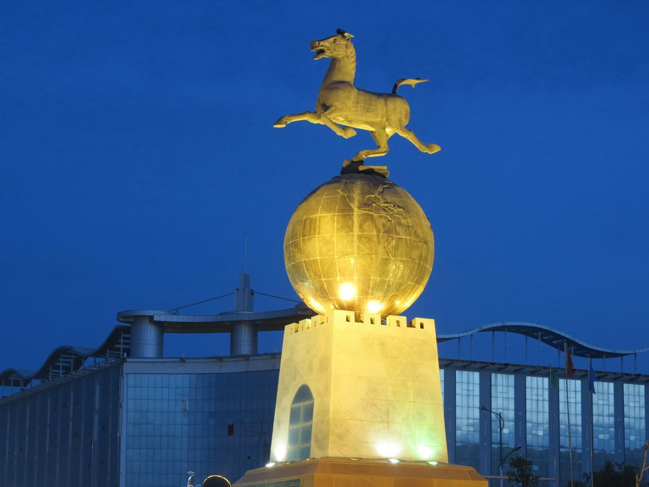 马踏飞燕出土于甘肃的另一座城市武威,是中国旅游标志