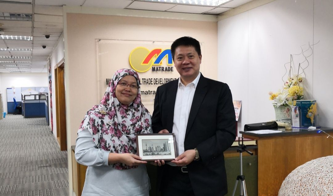 企业方加亮率领上海市工商联赴马来西亚韩国两国进行商务访问