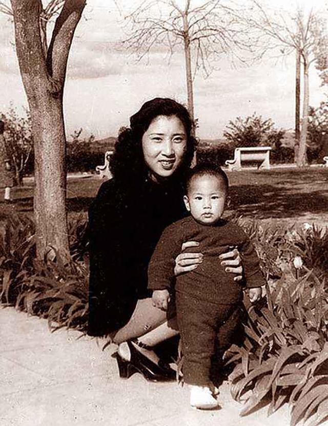 原创与夫相差25岁,丈夫战死10天,她诞下一子,守寡70年一生未嫁