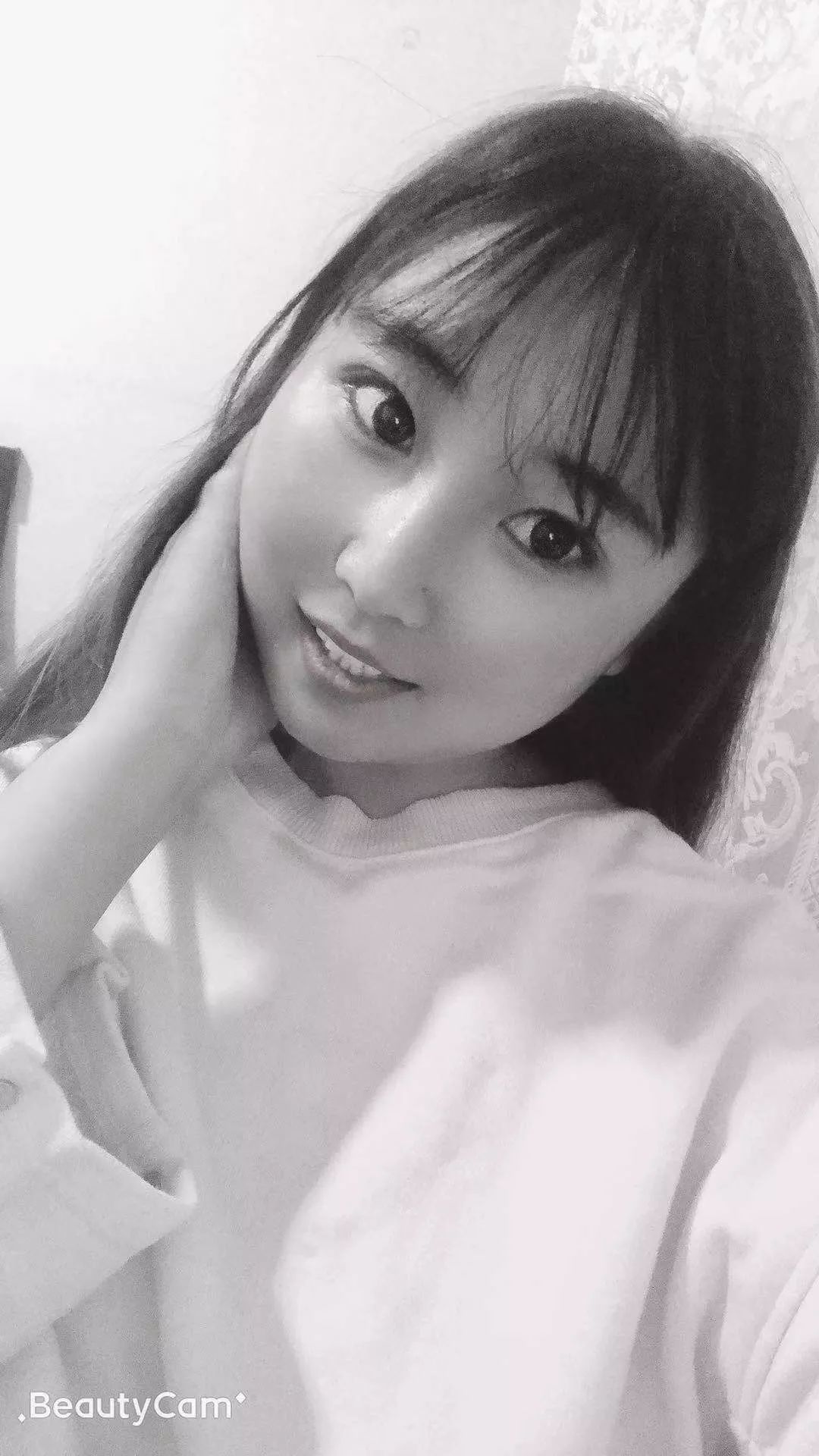 脱单丨22岁未婚165cm销售工作月薪5000热情开朗的小姐姐