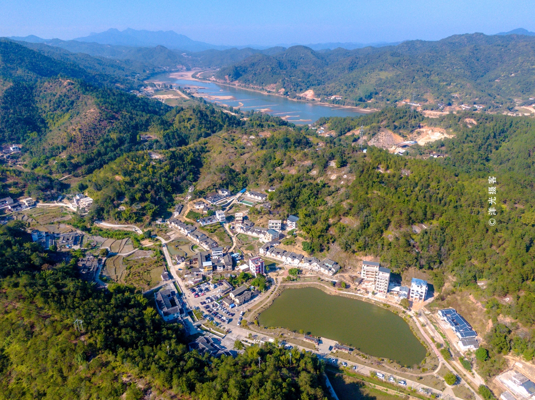 广东大埔唐溪古村唯独李家祖宅被导游称前有照后有靠