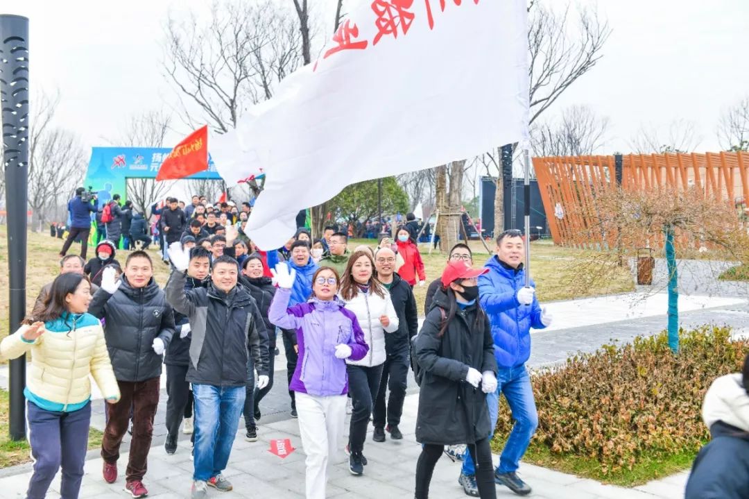 在賞景中健身,在奔跑中奮進,用腳步丈量城市發展之變