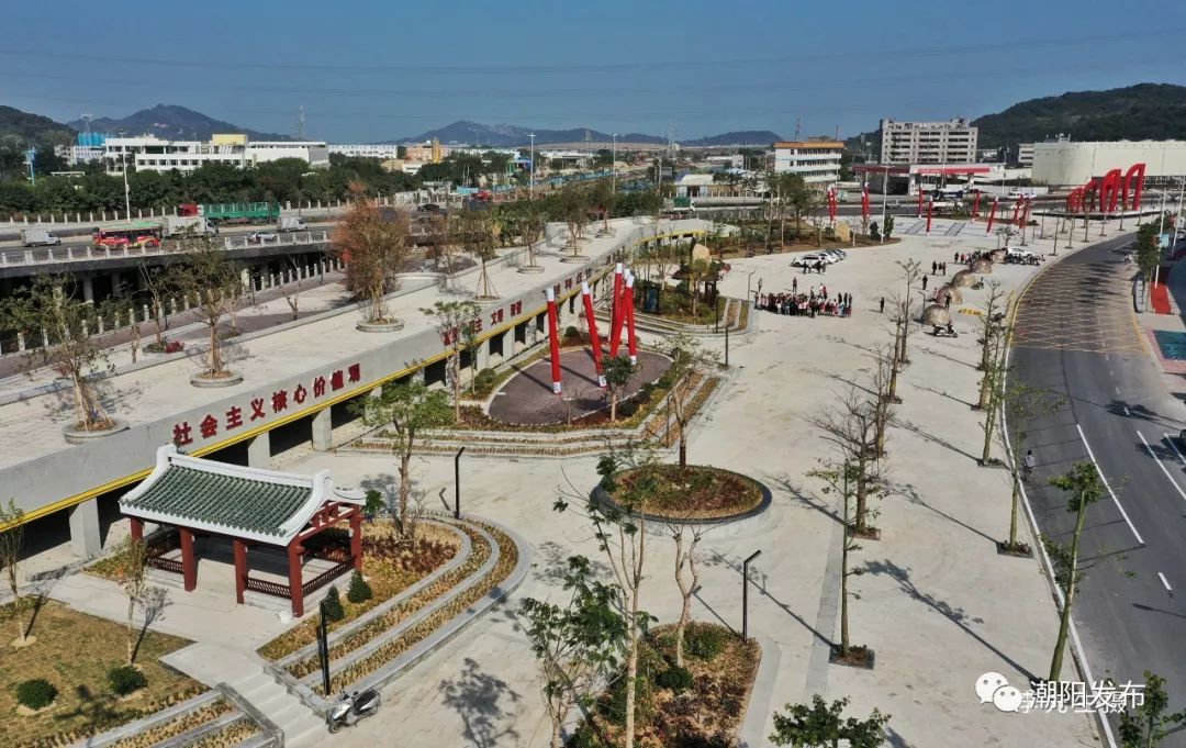 2019年12月28日,潮阳区新兴广场建成启用,为提供了健身休闲的新