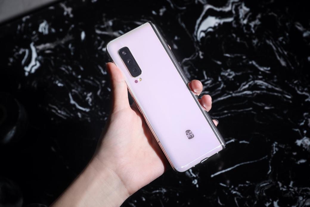 心系天下三星w20 5g 开启奢华旅行的全新体验