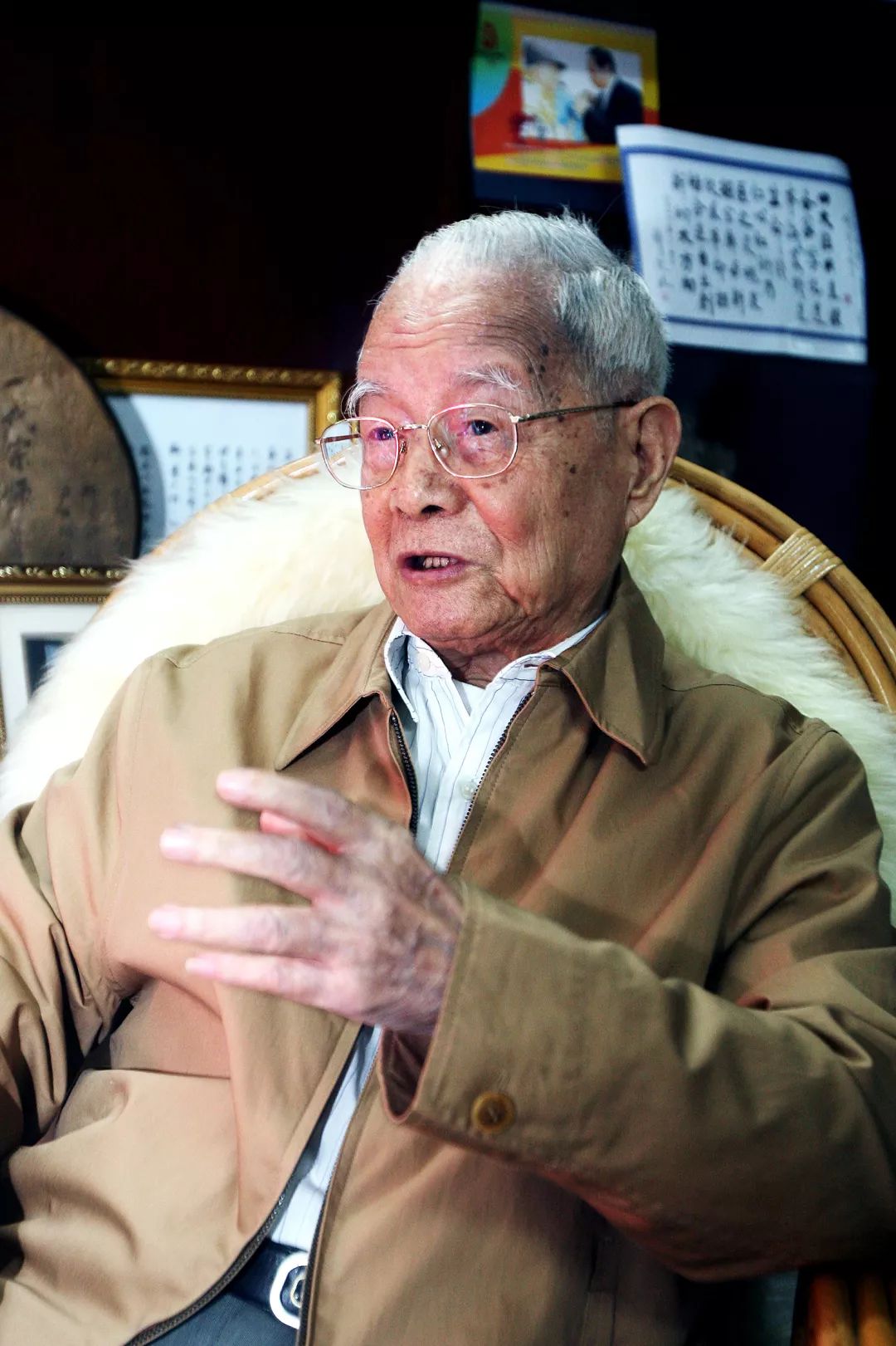 从医70年已故国医大师邓铁涛铁杆中医涛声不绝