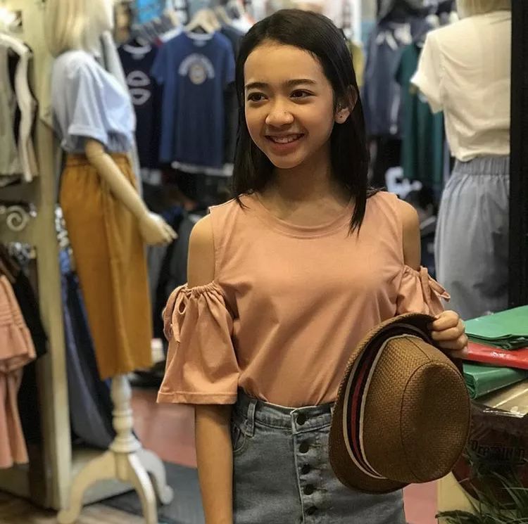 当年的小萌娃长大啦!甜美笑容惹人爱_grace