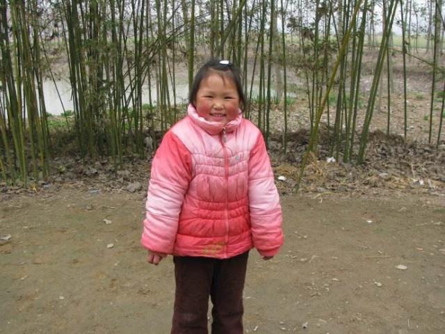 原创妈妈假期把女儿送到农村奶奶发来女儿生活照网友不敢相认