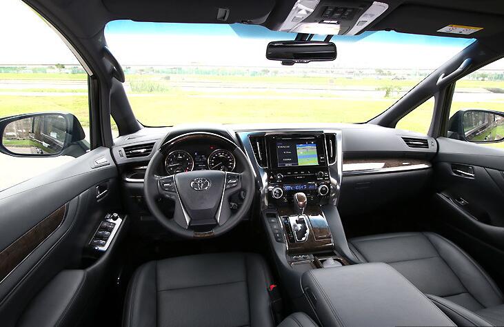 2020款丰田埃尔法来啦外观更大气内饰更豪华车商加价30万起