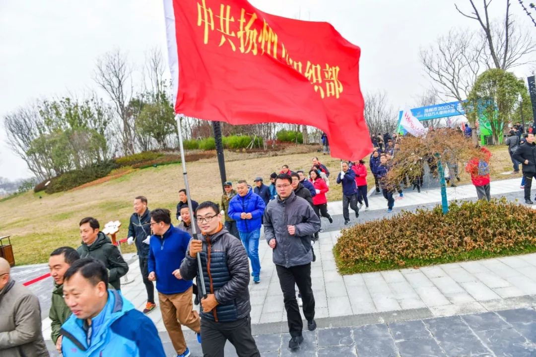 在賞景中健身,在奔跑中奮進,用腳步丈量城市發展之變