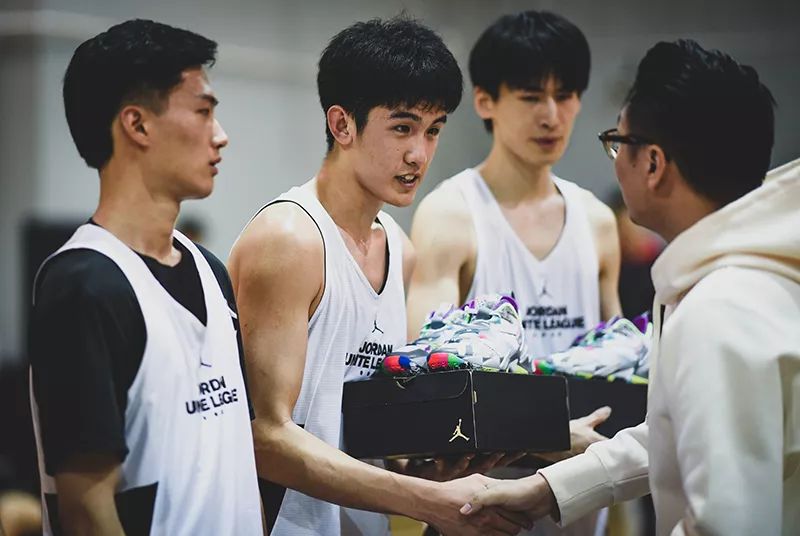 jordan打造冬季版日落东单冠军来头不小