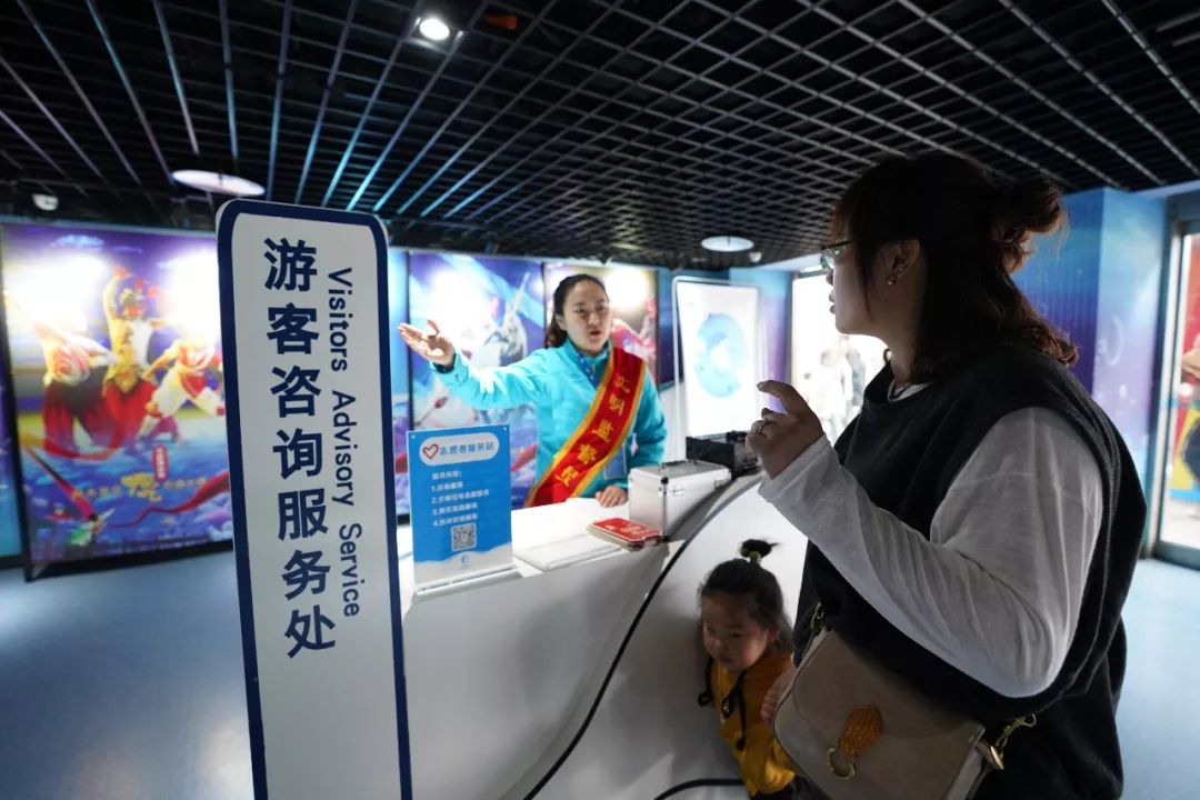 用心极致的服务,竭尽所能服务游客,设置金钥匙服务岗,游客咨询服务台