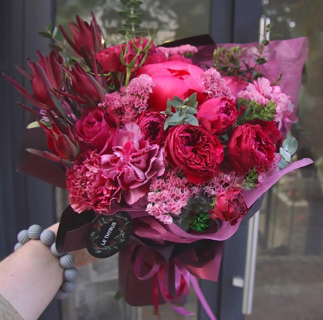 花艺学校|2020新年花艺大合集,你的灵感被我承包了!_花束