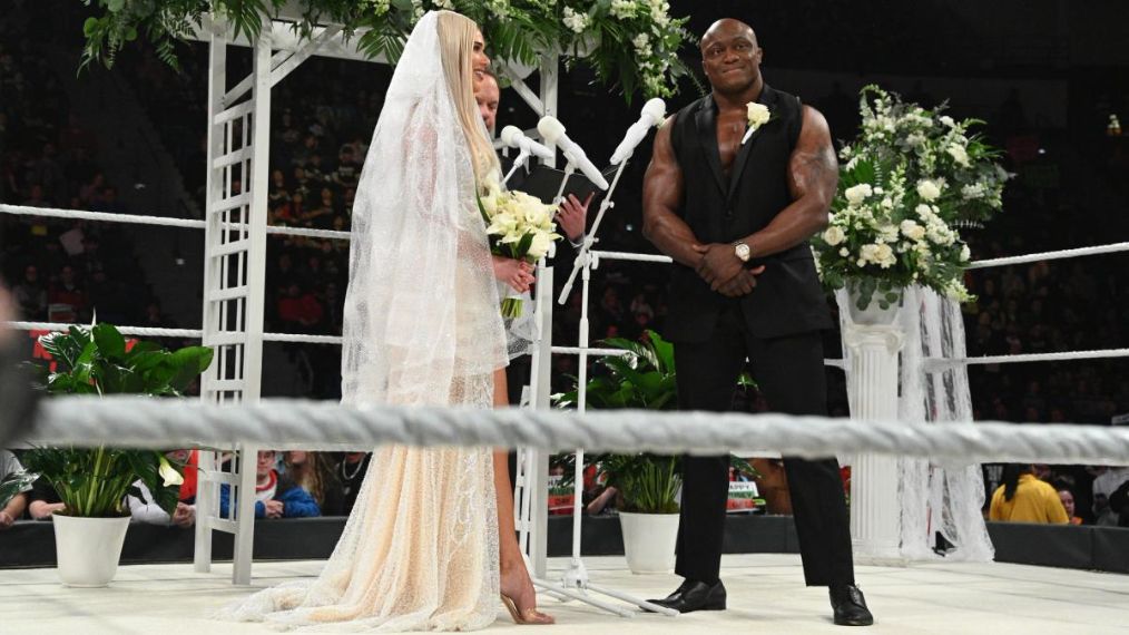 原创wwe摔小辉新闻拉娜将以摔角选手回归擂台目标成为冠军