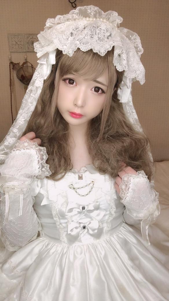 日本女装大佬走红网络化妆堪称整容不变性