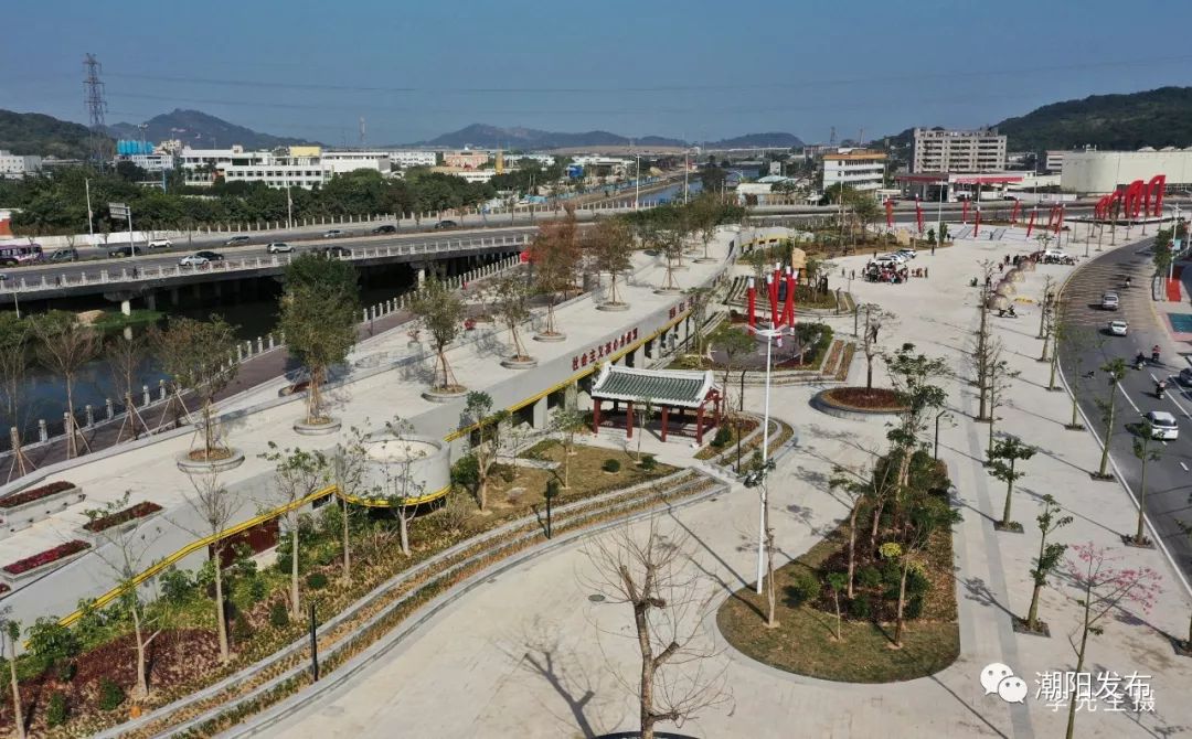 2019年12月28日,潮阳区新兴广场建成启用,为提供了健身休闲的新