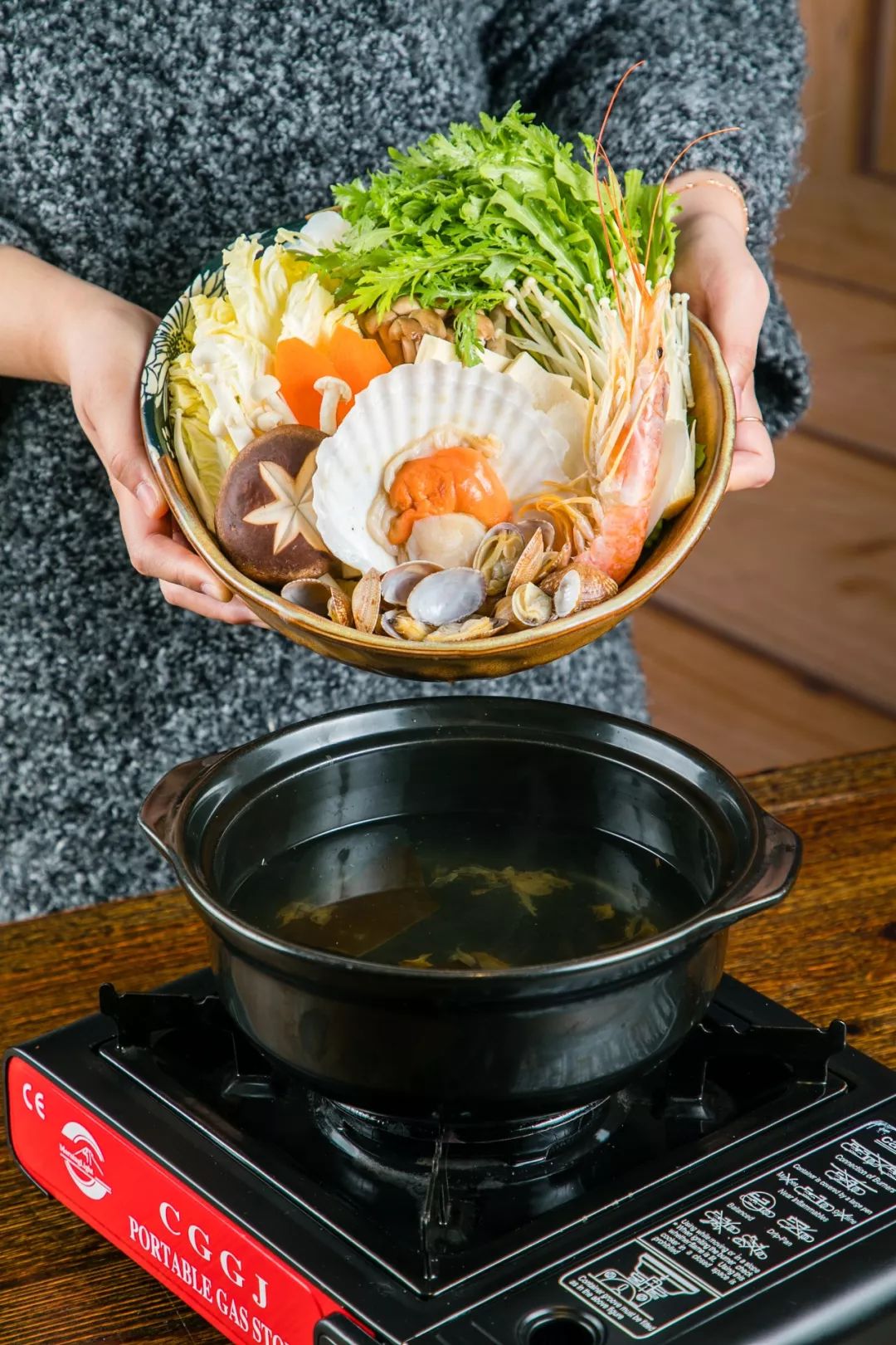 1元吃三文鱼寿喜锅无限续撞见2000km外不打烊的小京都