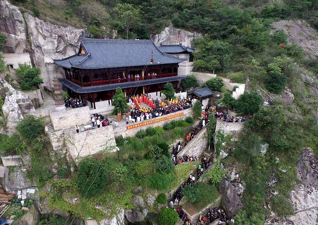 此岸登彼岸一生如一日訪溫嶺萬佛寺常君方丈