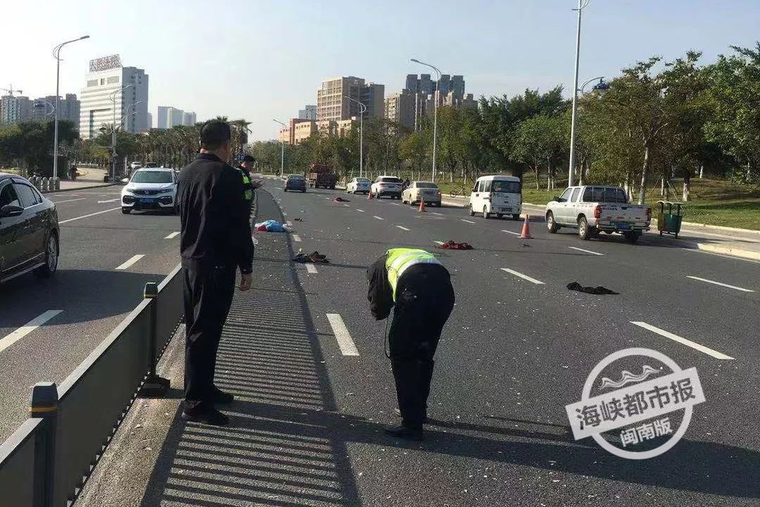 泉州市區豐海路,兩名女子過馬路被撞,當場身亡!