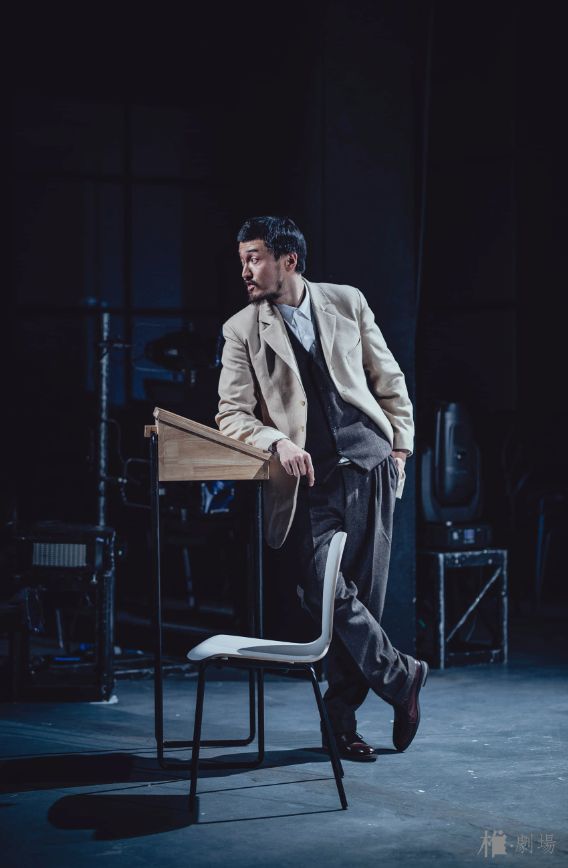 赫尔曼·梅尔维尔原著改编,王传君主演《抄写员巴特比》归来_舞台