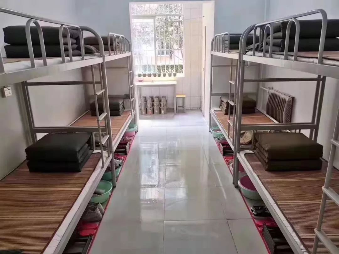 学生宿舍这些汉中学子被西安铁道技师学院高铁乘务员,城市轨道交通