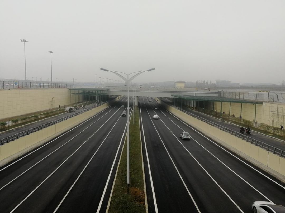 双流国际机场扩能改造全面完成!_滑行道