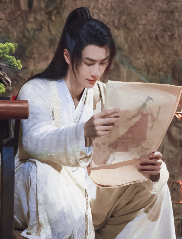 原创有翡再放谢允新剧照一袭白衣手执周翡画像我酸了
