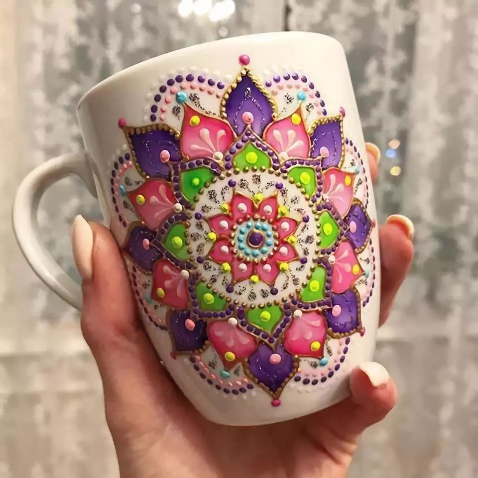 马克杯画上曼陀罗喝水都变得隆重起来