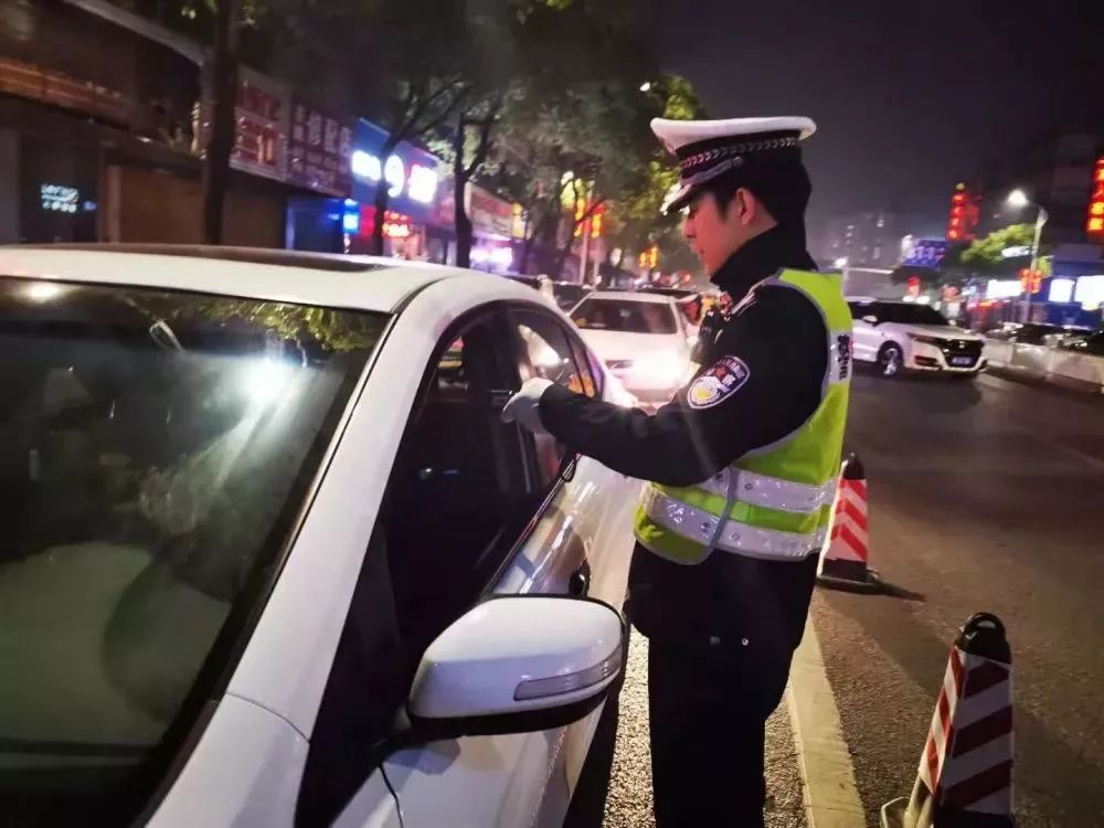 茶陵交警全年无休查酒驾(附2019年酒驾人员名单)