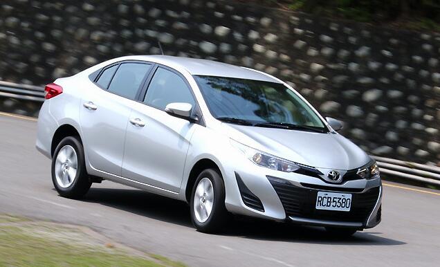 最便宜的丰田三厢轿车来了!配1.5升国六动力,售价比飞度还给力