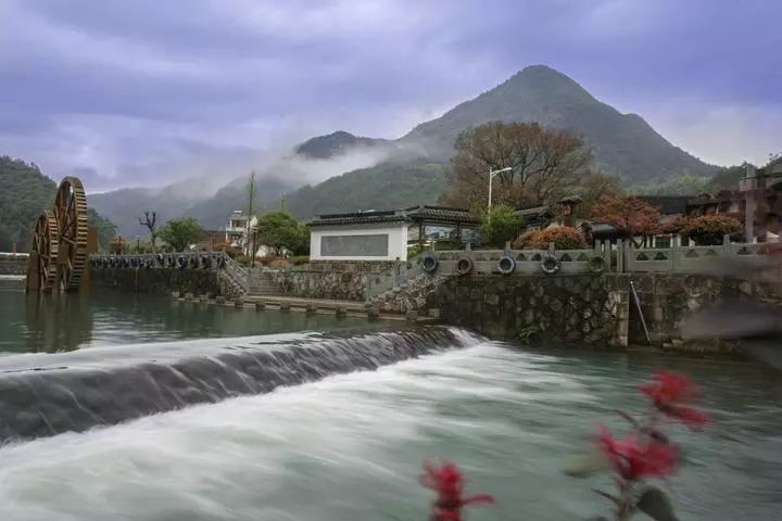 壶源江保持Ⅱ类水质;全县51条支流水质全部达到或优于Ⅲ类;金坑岭水库