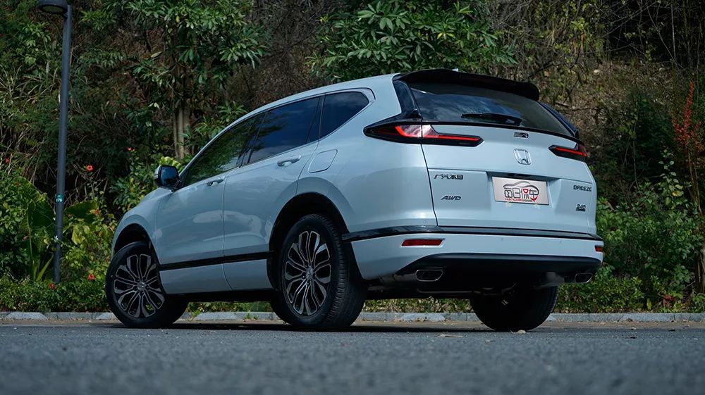 新车亮点:一,cr-v同平台的姊妹车型,广汽本田首款紧凑型suv二,外型