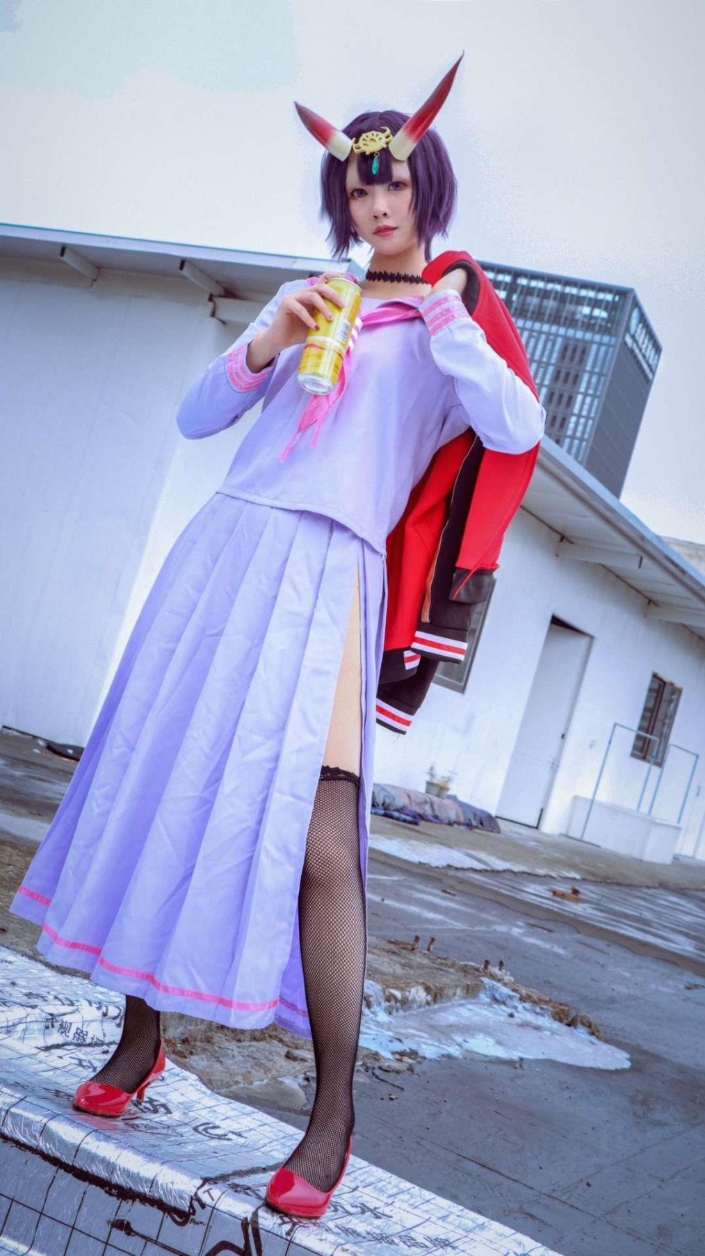 酒吞童子cosplay正片,紫色制服加黑色渔网袜,性转cos我爱了