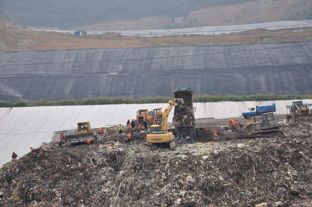 中国最大垃圾填埋场快装满了再过5年垃圾无处可填